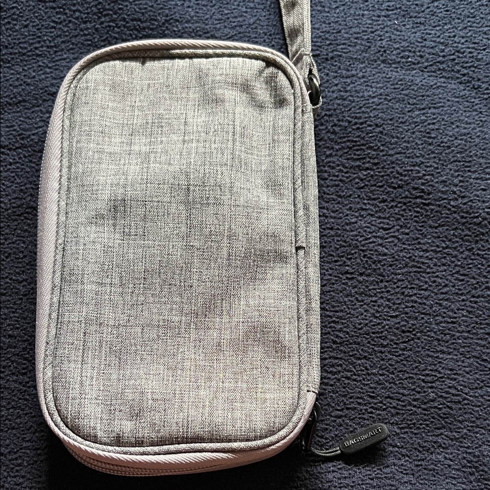 BAGSMART Gray Electronics Organizer Case - Picture 5 of 6